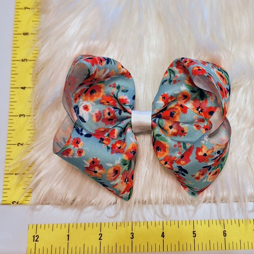 6 in. Jojo style inspired bow